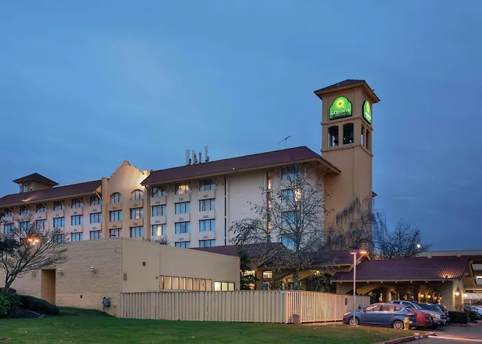 La Quinta By Wyndham Seattle Sea-Tac Airport Hotel